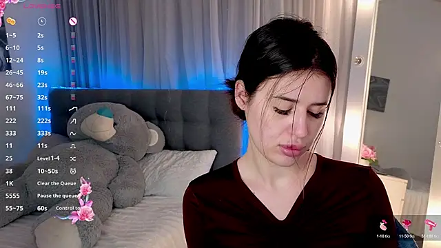 Snapshot of Milkissss chatting on 04.13.26 Milkissss online show from 04.13.26