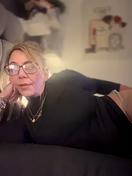 blondebitch2 online show from 01.05.26