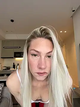 LuisaBecker online show from 01.20.25