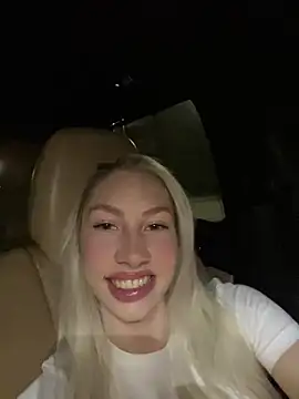 LuisaBecker online show from 03.15.25