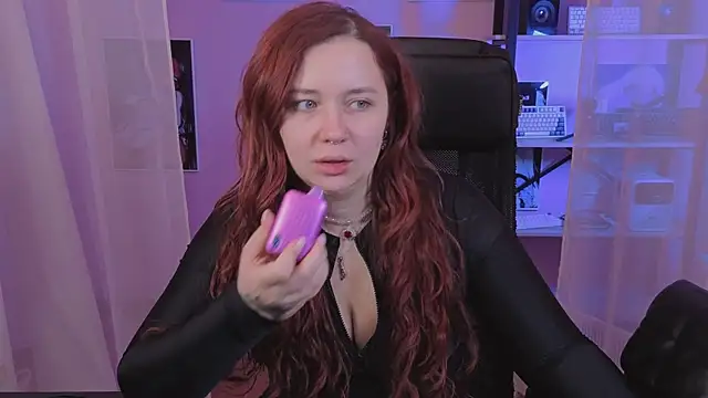 carolina elf online show from 10.19.25