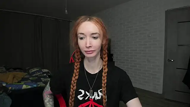 Roxy Silver online show from 02.25.25