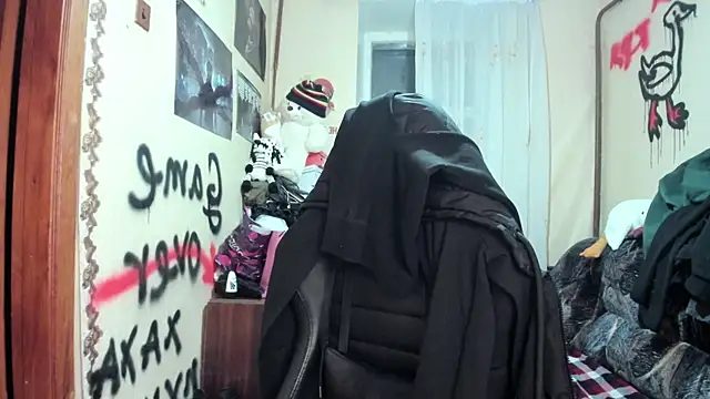 Roxy Silver online show from 02.27.25