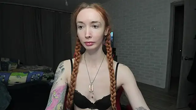 Roxy Silver online show from 03.04.25