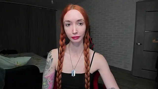 Roxy Silver online show from 09.12.25