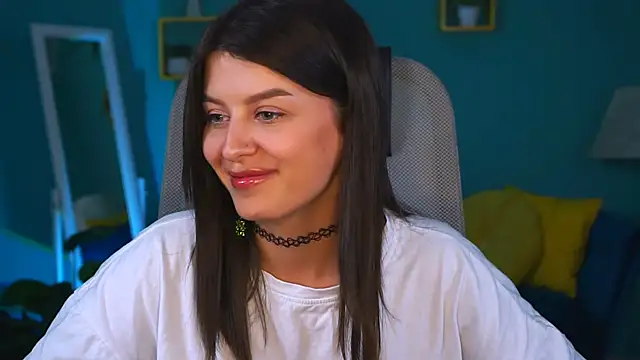 Snapshot of NicoleMun chatting on 02.04.25 NicoleMun online show from 02.04.25