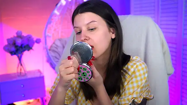 Snapshot of NicoleMun chatting on 03.13.25 NicoleMun online show from 03.13.25