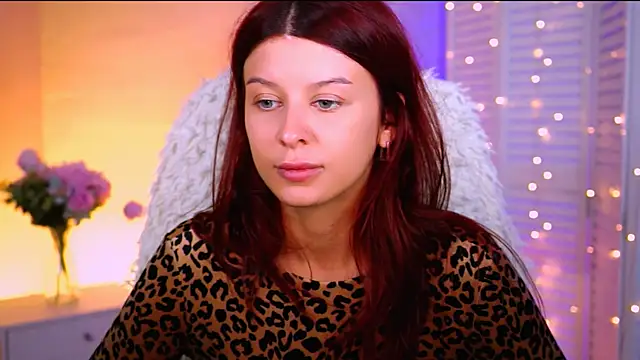 Snapshot of NicoleMun chatting on 10.07.25 NicoleMun online show from 10.07.25