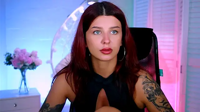 NicoleMun online show from 11.12.25