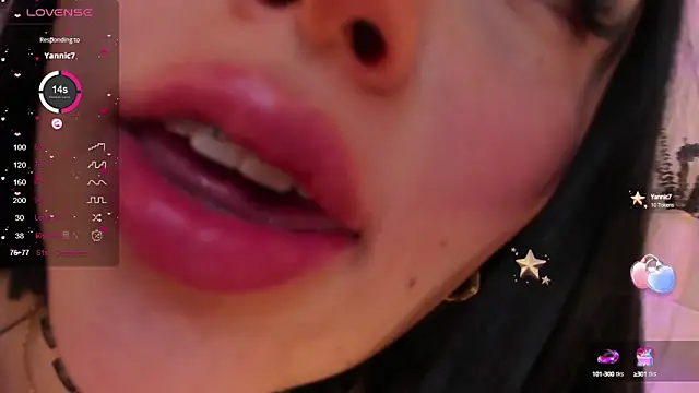 Snapshot of ViolettaHotLatin_ chatting on 02.27.25 ViolettaHotLatin online show from 02.27.25