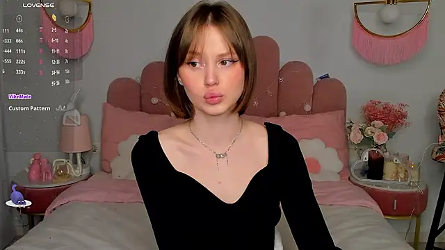 Snapshot of MaryLew chatting on 02.03.26 MaryLew online show from 02.03.26