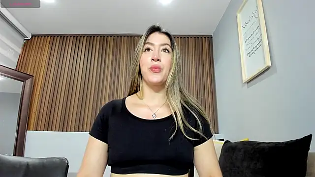 Snapshot of _AlejaCruz_ chatting on 06.28.26 AlejaCruz online show from 06.28.26