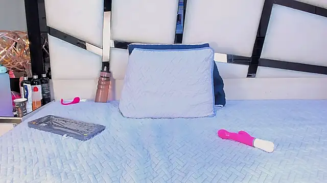 ElizabethAdams  online show from 02.10.26