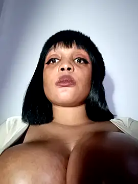 Busty Bambi online show from 02.13.25