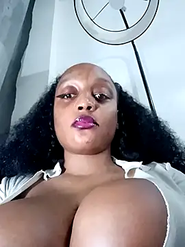 Snapshot of Busty_Bambi chatting on 05.31.26 Busty Bambi online show from 05.31.26