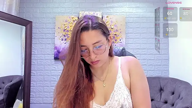 Snapshot of _LaraMom_ chatting on 02.26.26 LaraMom online show from 02.26.26