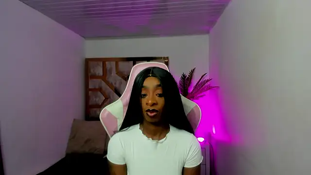 Snapshot of Anny_osorio chatting on 02.17.25 Anny osorio online show from 02.17.25