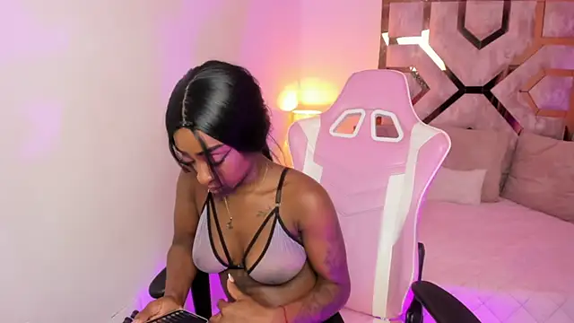 Snapshot of Anny_osorio chatting on 03.22.25 Anny osorio online show from 03.22.25