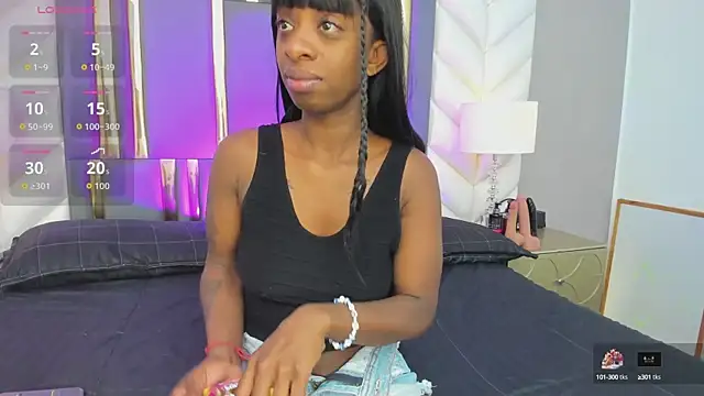 Snapshot of Anny_osorio chatting on 10.13.25 Anny osorio online show from 10.13.25