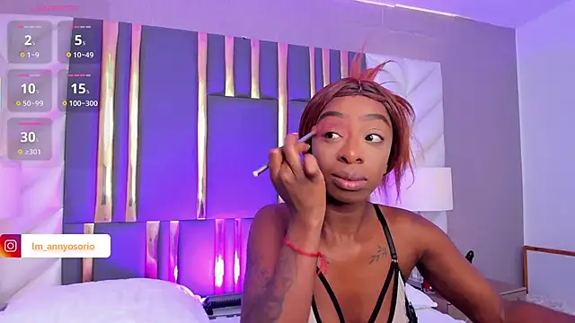 Snapshot of Anny_osorio chatting on 10.21.25 Anny osorio online show from 10.21.25