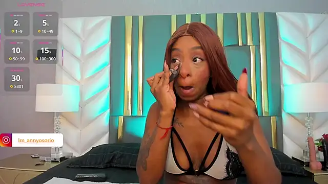 Snapshot of Anny_osorio chatting on 11.24.25 Anny osorio online show from 11.24.25