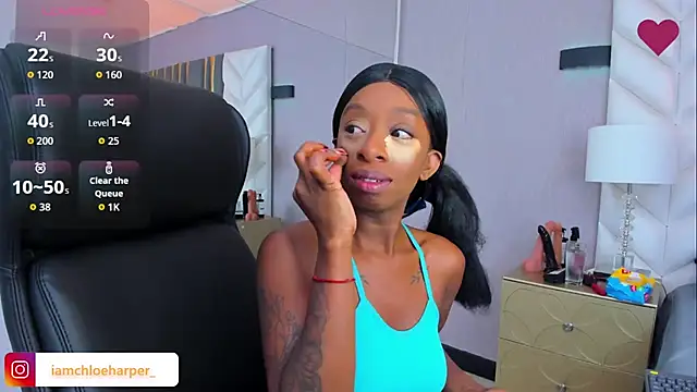 Snapshot of Anny_osorio chatting on 12.05.25 Anny osorio online show from 12.05.25