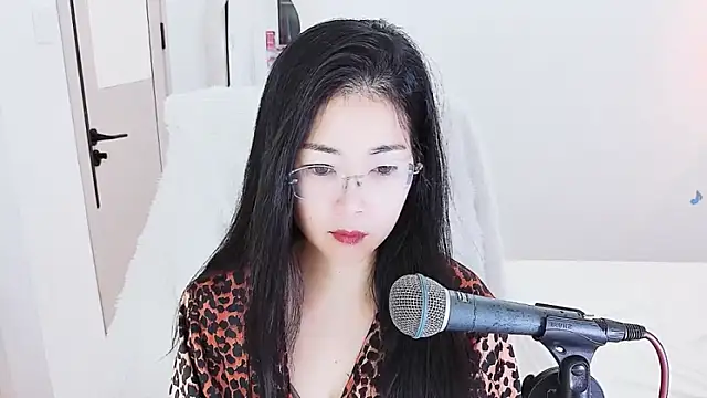 Snapshot of Floor_oo chatting on 05.14.26 Floor oo online show from 05.14.26