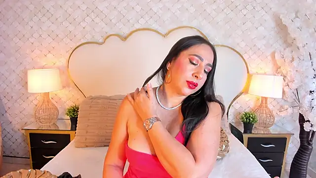 MayraVegas online show from 10.28.25