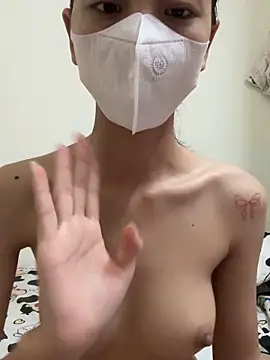 Lucy-Gold online show from 10.05.25