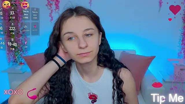 Snapshot of _Nika_Kik chatting on 01.22.25  Nika Kik online show from 01.22.25