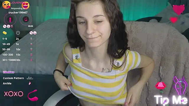 Snapshot of _Nika_Kik chatting on 02.17.25  Nika Kik online show from 02.17.25