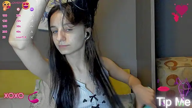 Snapshot of _Nika_Kik chatting on 03.04.25  Nika Kik online show from 03.04.25