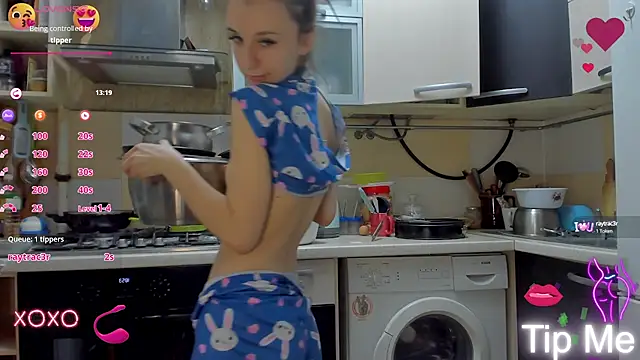 Snapshot of _Nika_Kik chatting on 03.17.25  Nika Kik online show from 03.17.25
