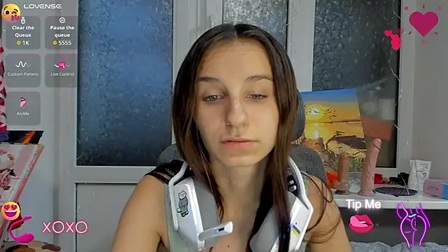 Snapshot of _Nika_Kik chatting on 10.17.25  Nika Kik online show from 10.17.25