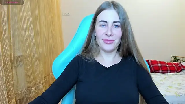 Snapshot of BarbaraKiss chatting on 12.27.24 BarbaraKiss online show from 12.27.24