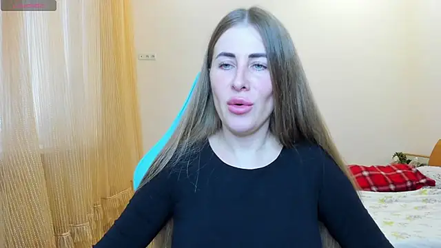 Snapshot of BarbaraKiss chatting on 01.04.25 BarbaraKiss online show from 01.04.25