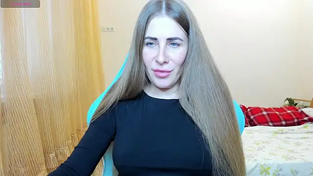 Snapshot of BarbaraKiss chatting on 01.04.25 BarbaraKiss online show from 01.04.25