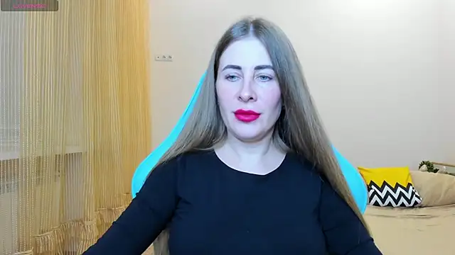 Snapshot of BarbaraKiss chatting on 01.11.25 BarbaraKiss online show from 01.11.25