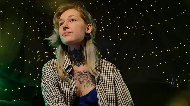 Snapshot of Littlespacemouse chatting on 01.18.26 Littlespacemouse online show from 01.18.26