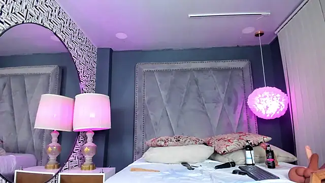 nahomi sweett online show from 03.11.25