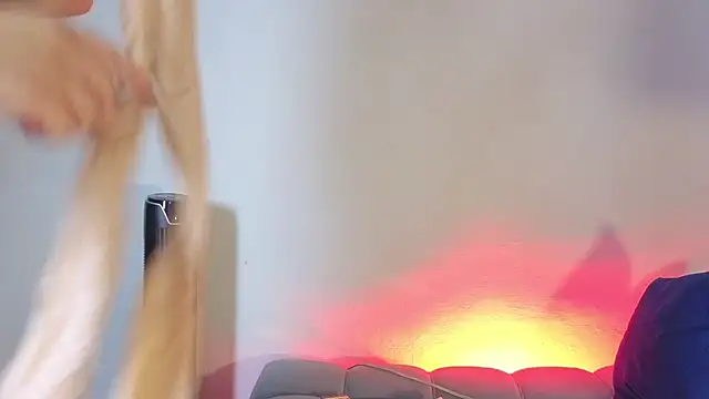 nahomi sweett online show from 04.05.26