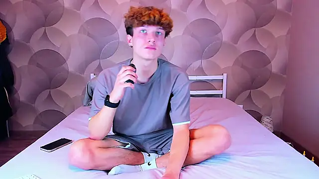 Snapshot of Ian_Flor chatting on 12.01.25 Ian Flor online show from 12.01.25