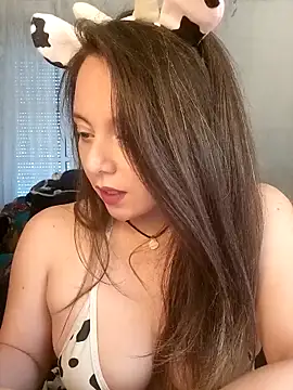 Kimiechanuwu online show from 10.22.25