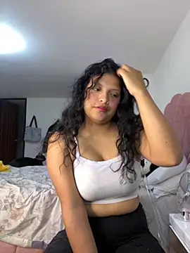 Snapshot of tati__22 chatting on 09.25.25 tati 22 online show from 09.25.25