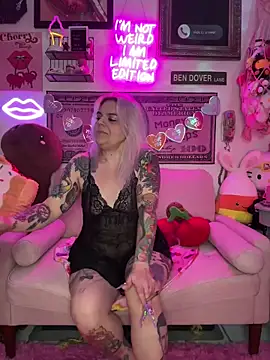 CherryBombBomb online show from 02.14.25