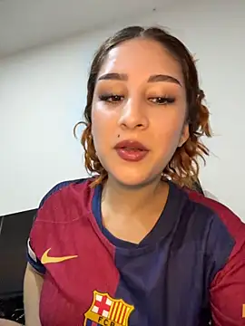 Snapshot of Mon_Cherry chatting on 02.04.26 Mon Cherry online show from 02.04.26