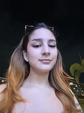 Snapshot of Mon_Cherry chatting on 04.01.26 Mon Cherry online show from 04.01.26