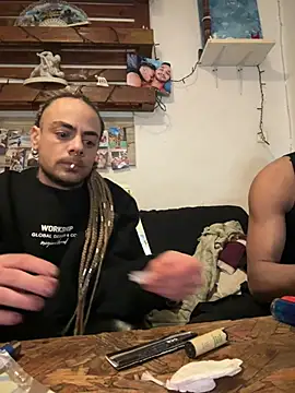 Snapshot of EnricoGio chatting on 02.07.25 EnricoGio online show from 02.07.25