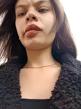 Snapshot of Violeta_12- chatting on 04.29.26 Violeta 12- online show from 04.29.26