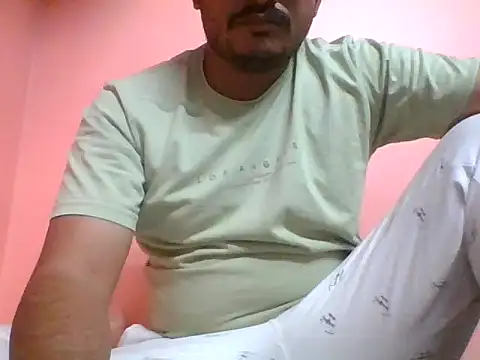 Snapshot of naughtymike0007 chatting on 02.04.26 naughtymike0007 online show from 02.04.26